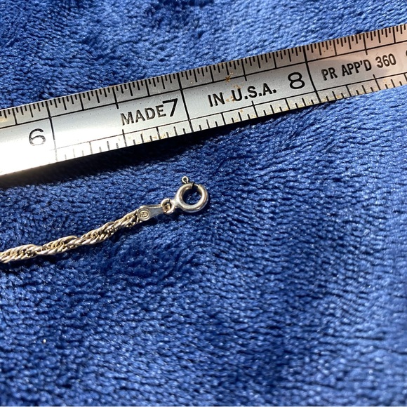 Vintage 7 pc lot marked jewelry. In good condition working clasps and closures. - Picture 3 of 16